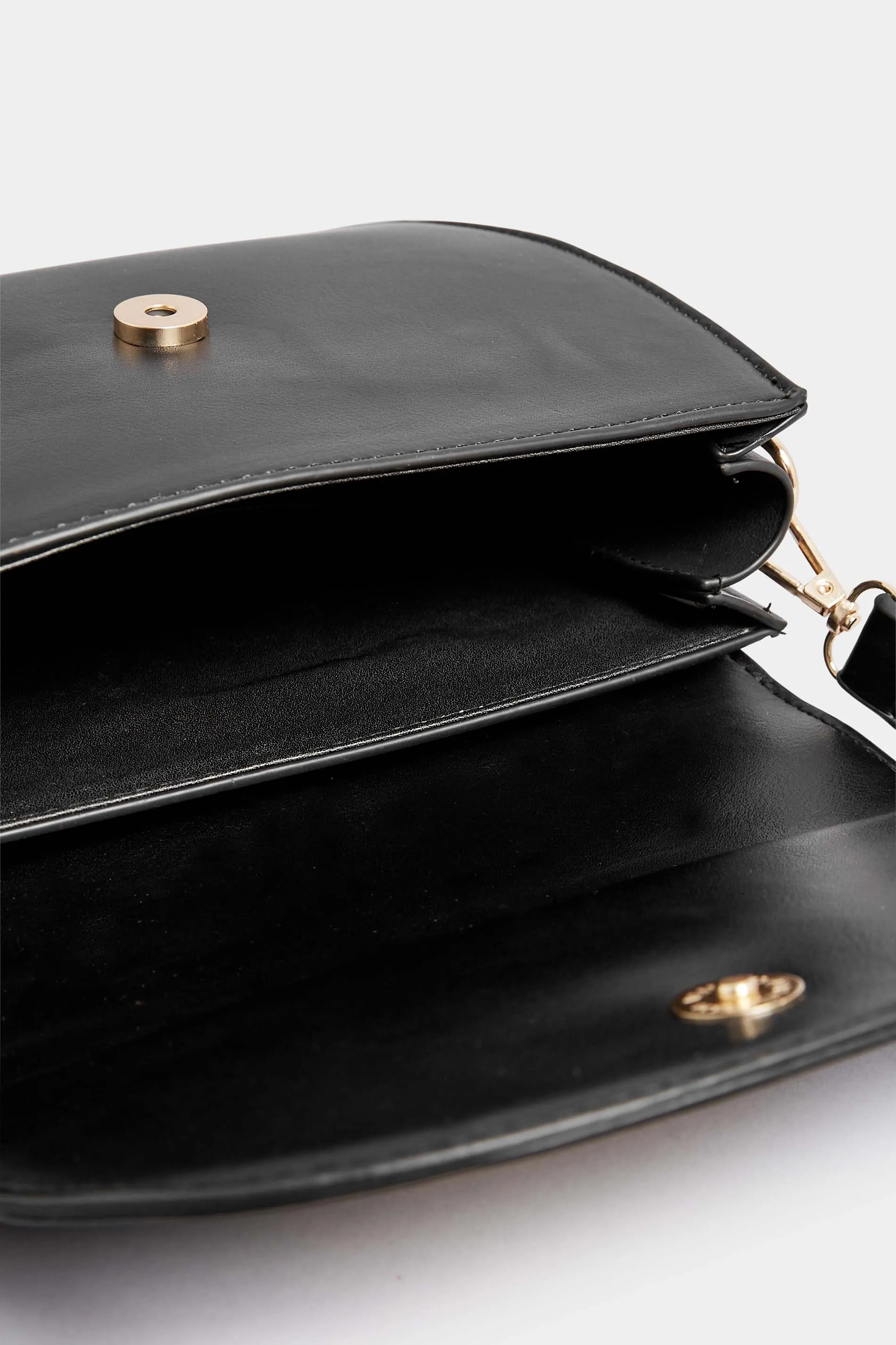 Black Chain Detail Shoulder Bag