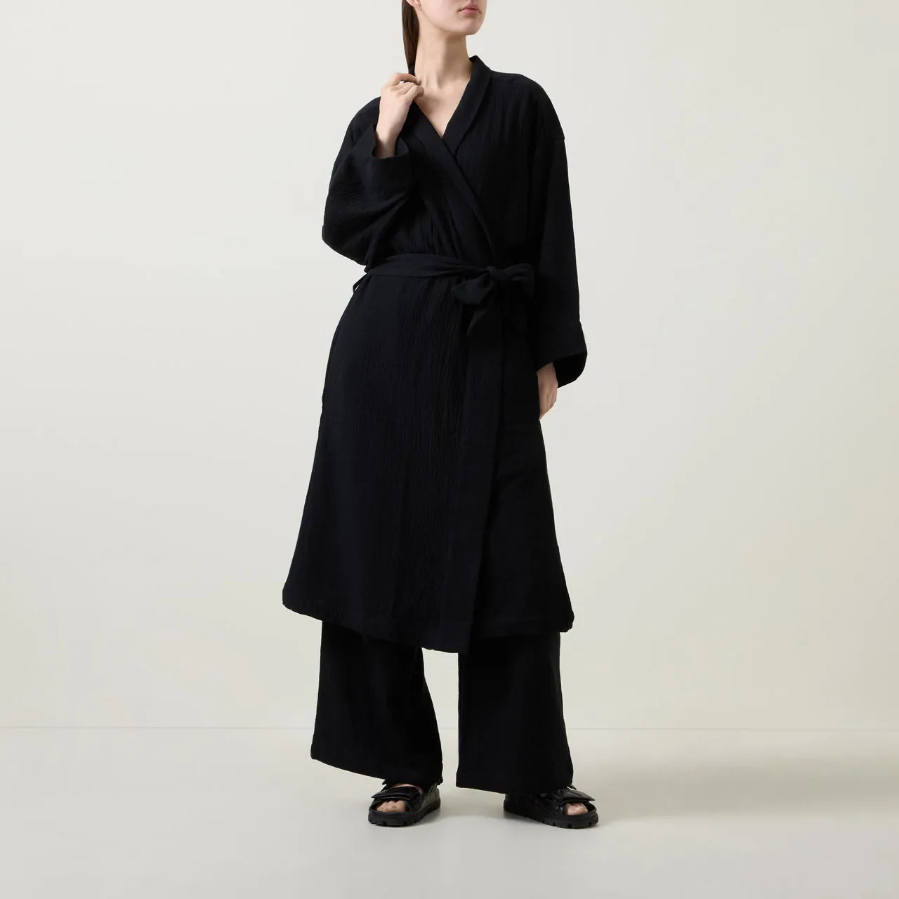 COTONE COLLECTION The Sustainable Edit Wind Down Robe - Black