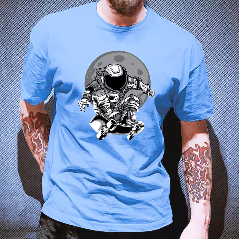 Men's Astronaut Skateboard Pattern T-shirt