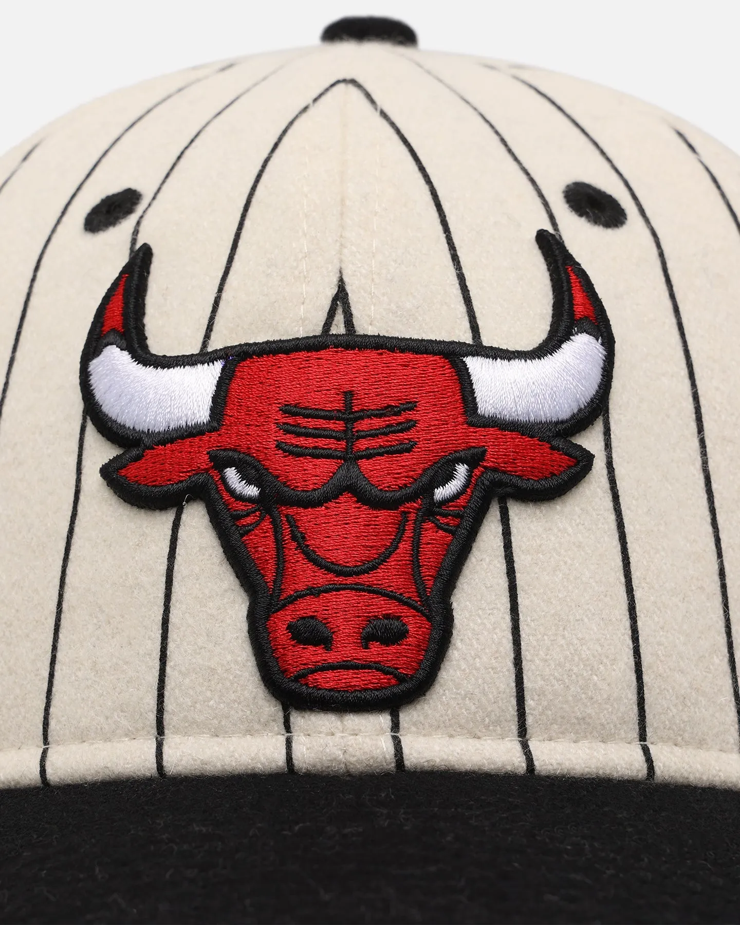 New Era Chicago Bulls 9FIFTY Retro Crown Strapback Off White/Black