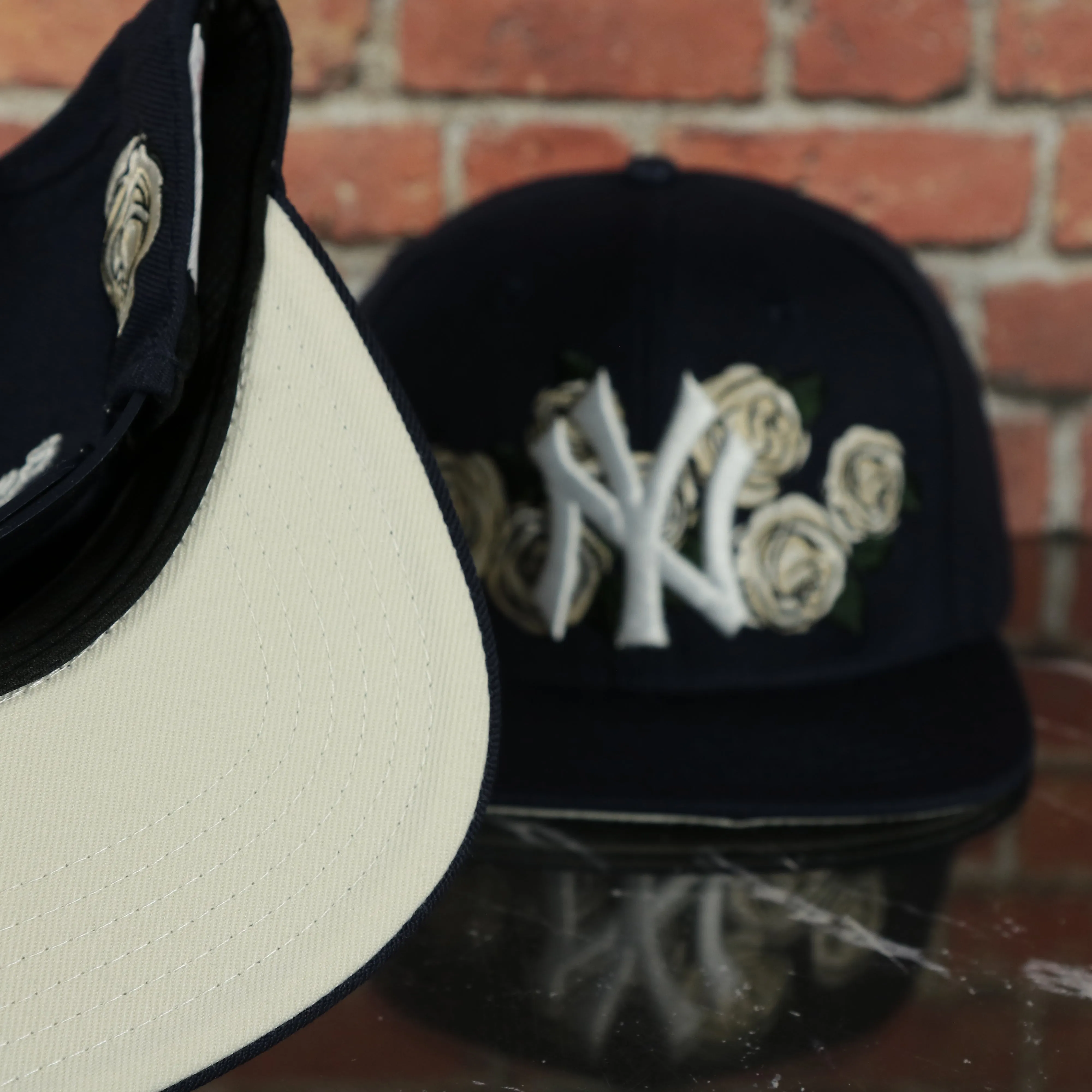 New York Yankees All Over Roses Patch Grey Bottom | Midnight Navy Wool Snapback Hat