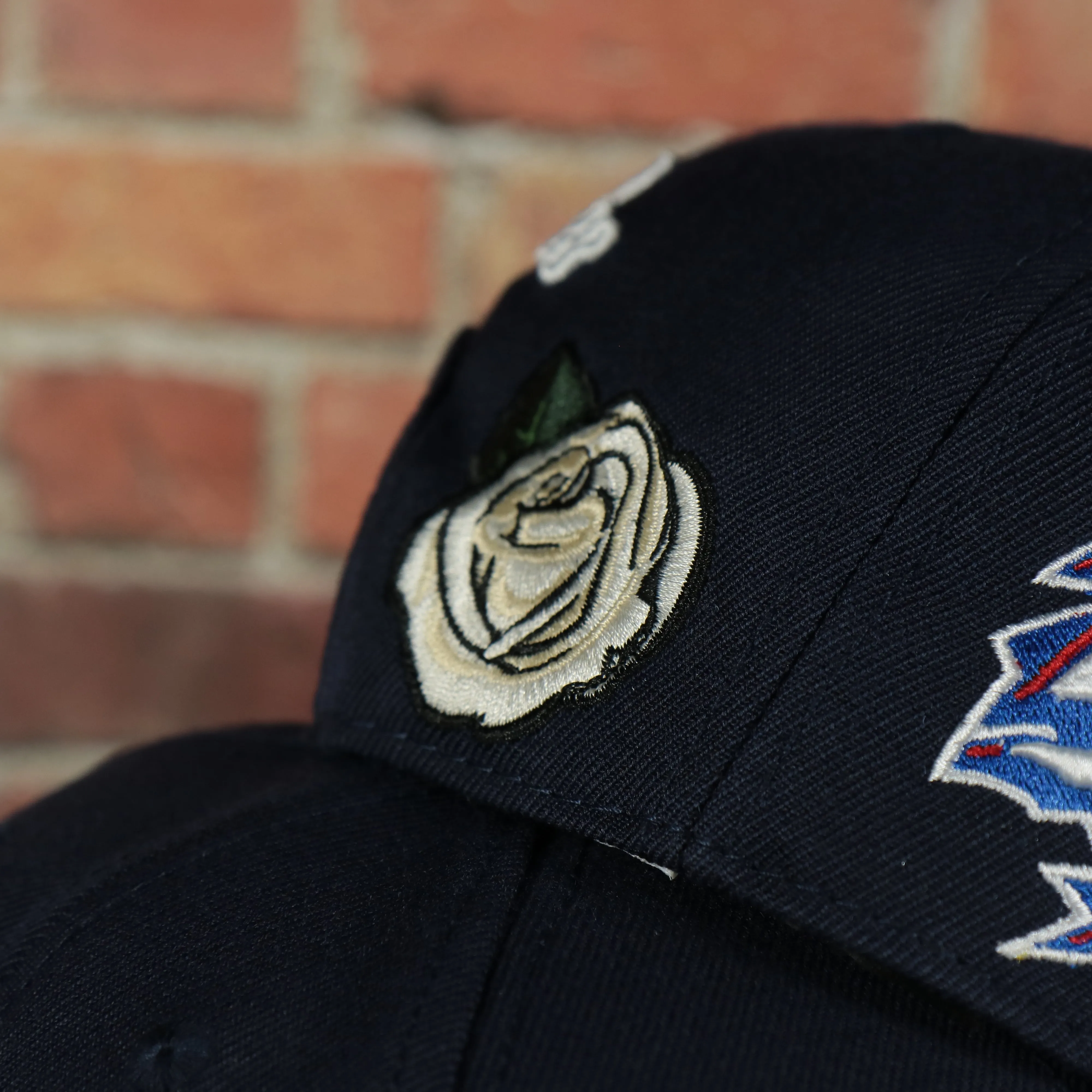 New York Yankees All Over Roses Patch Grey Bottom | Midnight Navy Wool Snapback Hat