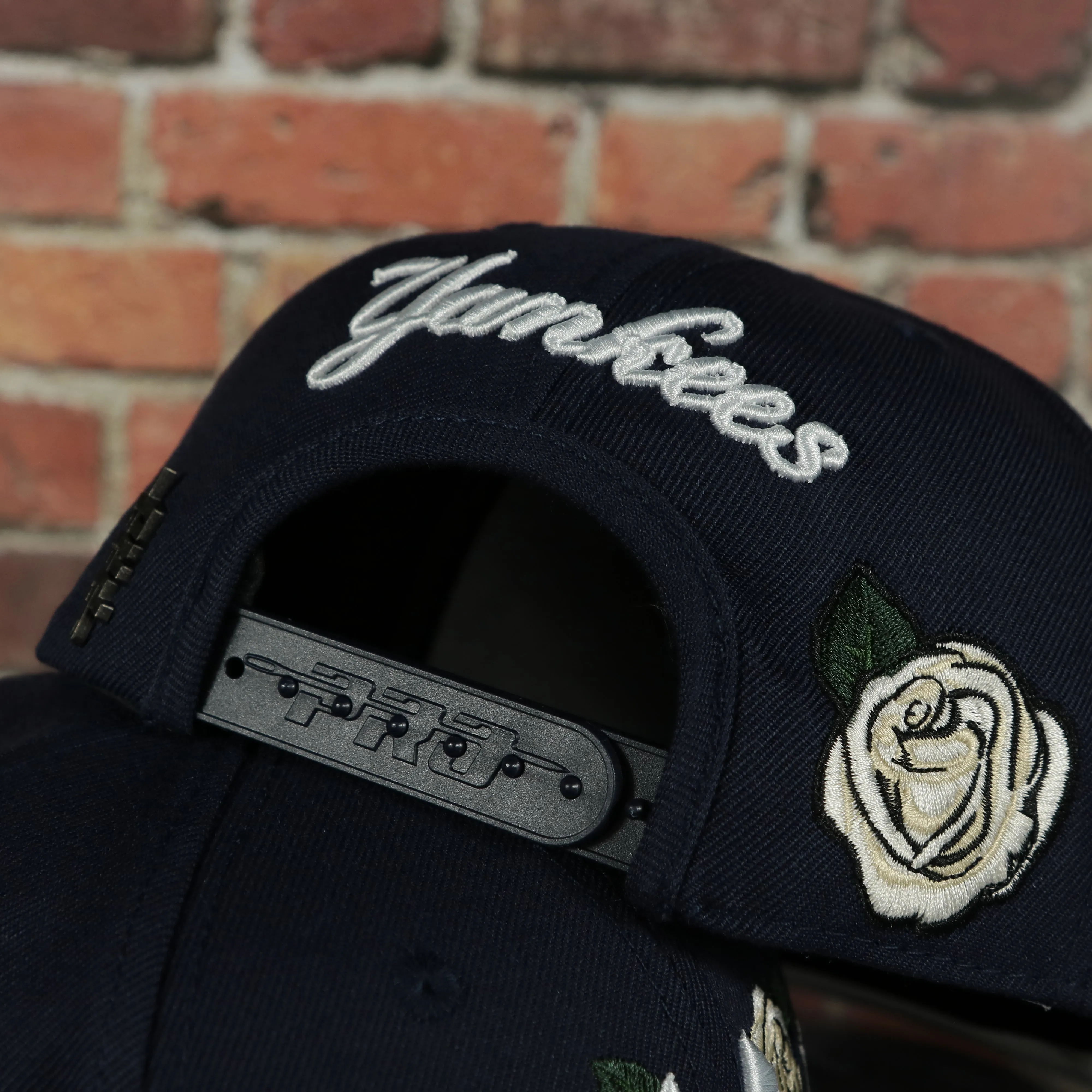 New York Yankees All Over Roses Patch Grey Bottom | Midnight Navy Wool Snapback Hat