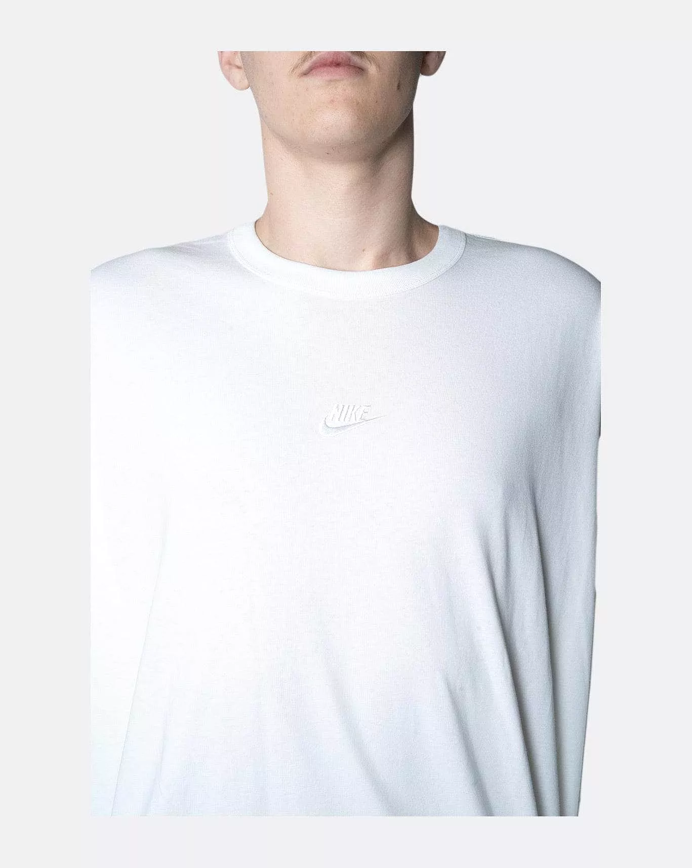 nike premium essential sustainable tee