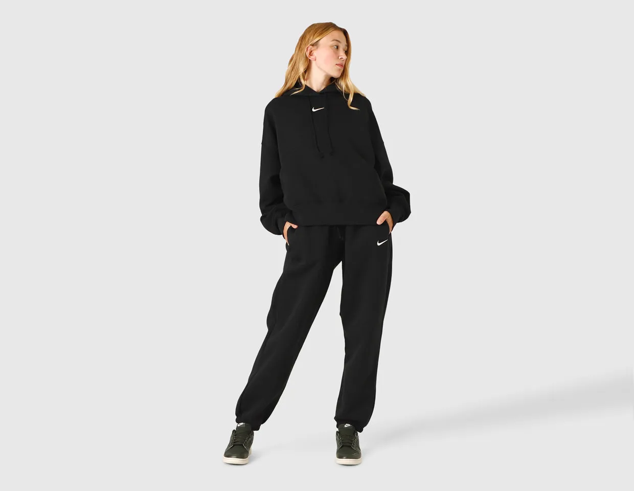 Nike Sportswear Women's Phoenix High-Waisted Fleece Pants Black / Sail