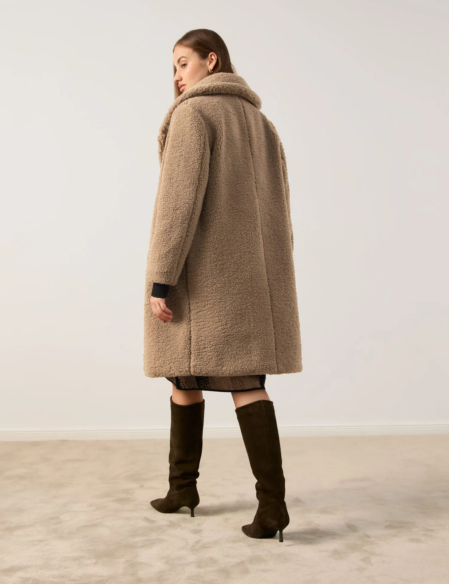 Short plush coat