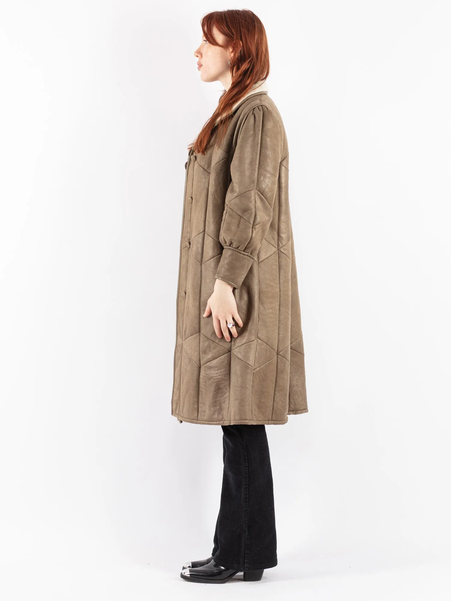 Vintage 70's Women Sheepskin Coat in Beige