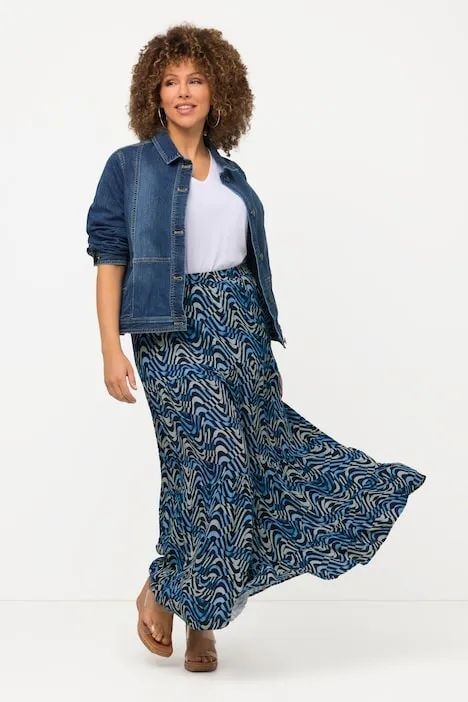 Wave Print Long Skirt in Navy